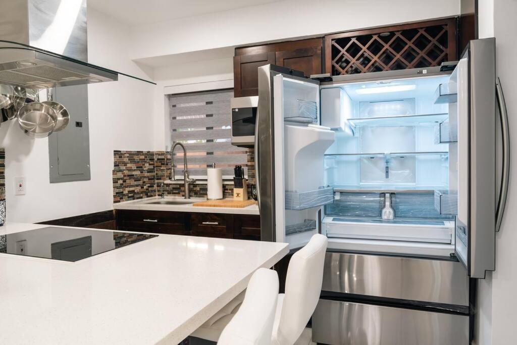 Luxury Retreat 3B ,2Ba Pool , Coral Gables Center Villa Miami Luaran gambar