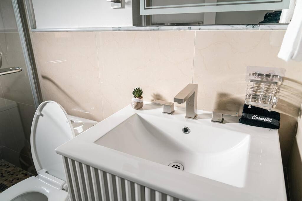 Luxury Retreat 3B ,2Ba Pool , Coral Gables Center Villa Miami Luaran gambar