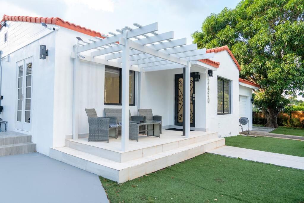 Luxury Retreat 3B ,2Ba Pool , Coral Gables Center Villa Miami Luaran gambar