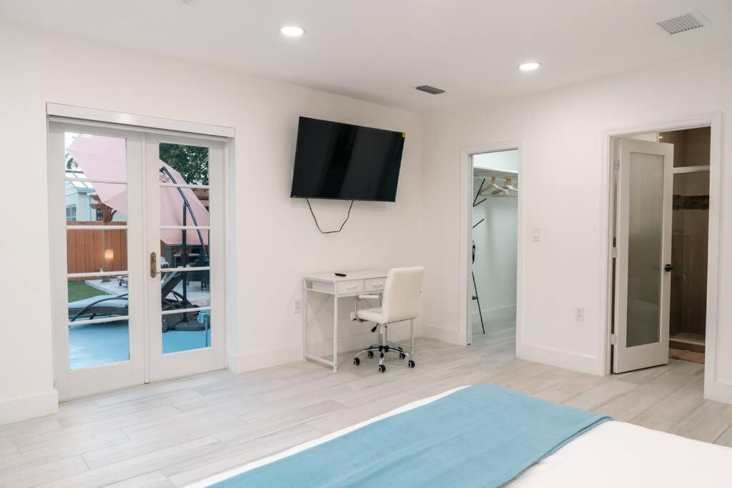 Luxury Retreat 3B ,2Ba Pool , Coral Gables Center Villa Miami Luaran gambar